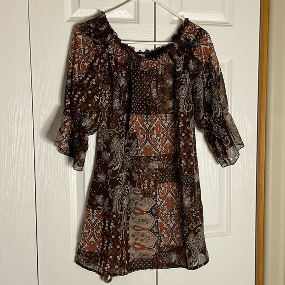 Dolled Up Tops - DOLLED UP Off-Shoulder Semi-Sheer Boho Paisley Print, Women’s M, Brown Tan